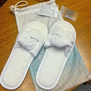 Barefoot Dreams - Terry Towel sandal/slippers! White - Size M- New w/ Tags!